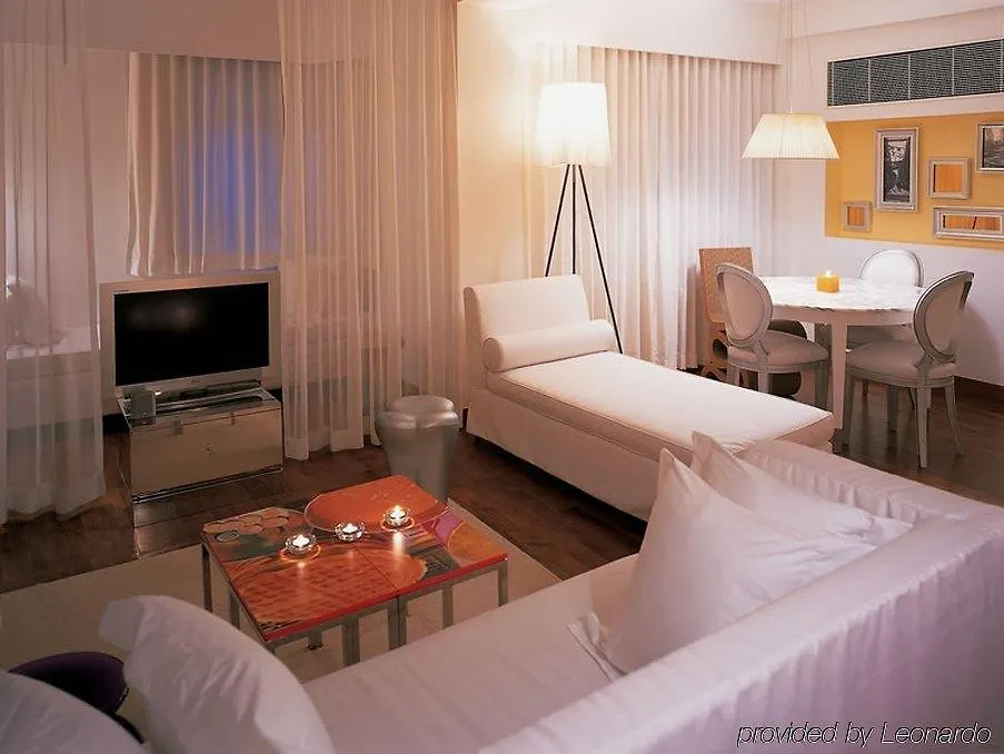 J Plus Hotel By Yoo Hong Kong